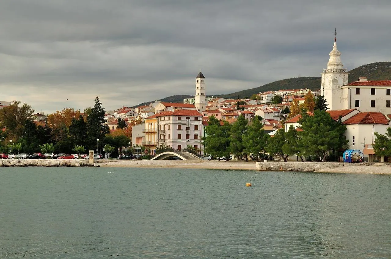Paril Apartment Crikvenica 0*,