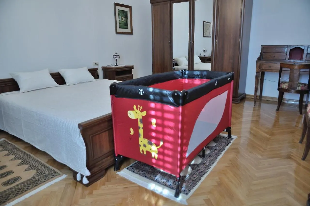 Paril Apartment Crikvenica 0*,